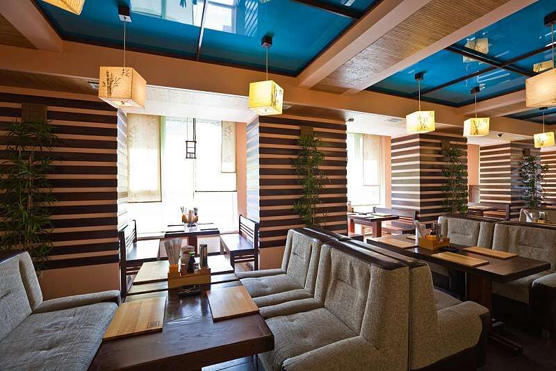 Роллы в ресторане. Суши рестораны ростов-на-дону. Осака меню ресторана. Суши ресторан ростов. Осака суши.