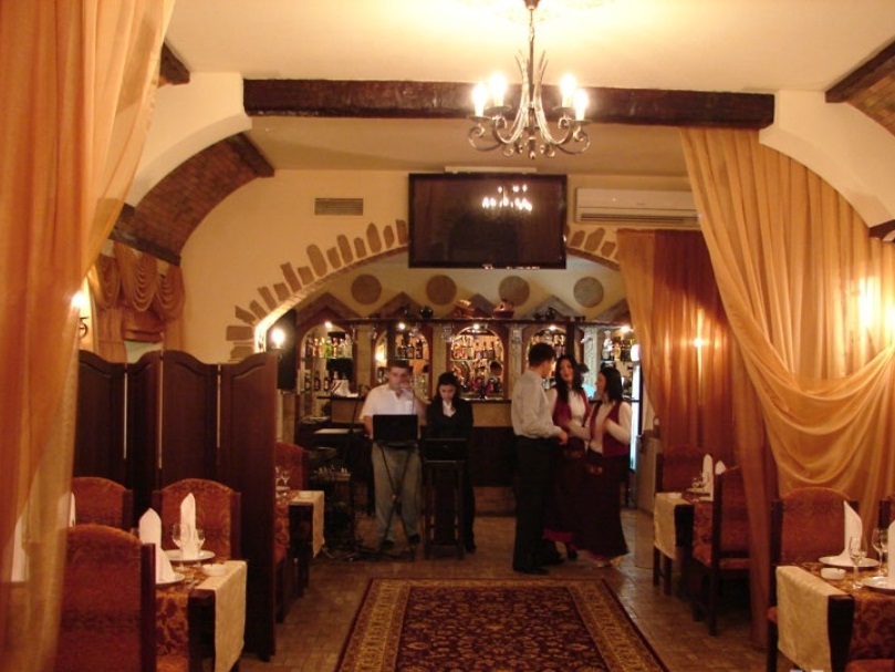 фото зала для мероприятия Рестораны Ресторан «Легенды Кавказа»    на 2 мест Краснодара
