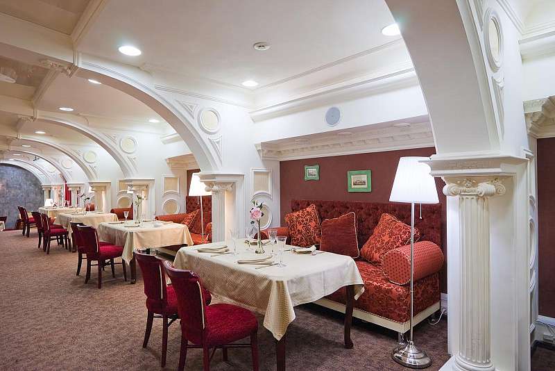 фотоснимок помещения для мероприятия Рестораны Ресторан "Багатье"   на 5 мест Краснодара